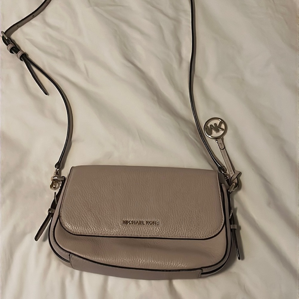 Micheal Kors pink crossbody purse